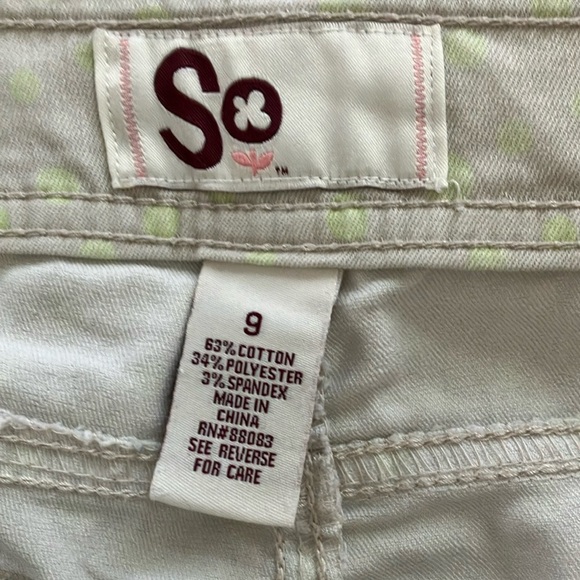 SO brand size 9 Womens pants small light yellow print dots Light Khaki Casual - Picture 2 of 16